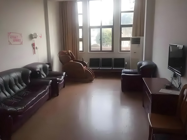 积分入深户网站_专访导演饶晓志：对《万里归途》满意和骄傲 专访导演饶动的个流过程这是